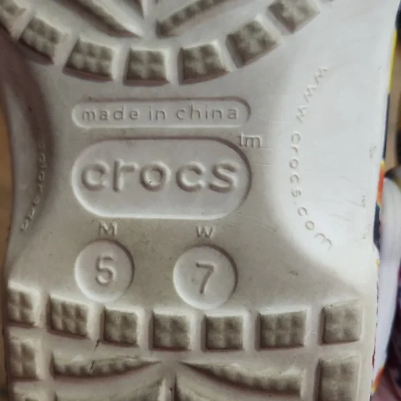 Crocs Rare Grateful Dead X Chinatown Market Tie Dye Dancing Bear Jibits W7 M5 - Picture 5 of 10